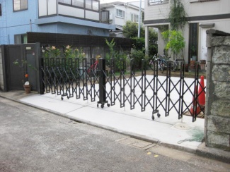 After:駐車場新設・門扉画像
