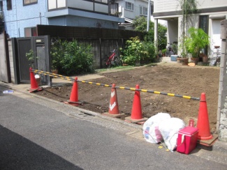 Before:駐車場新設・門扉画像